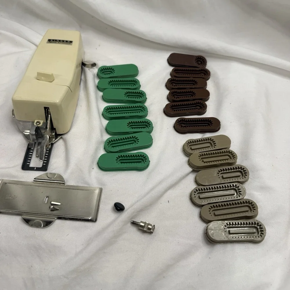 Singer 640 700 Professional Buttonholer 102880 Slant Needle Zig Zag Vintage Set